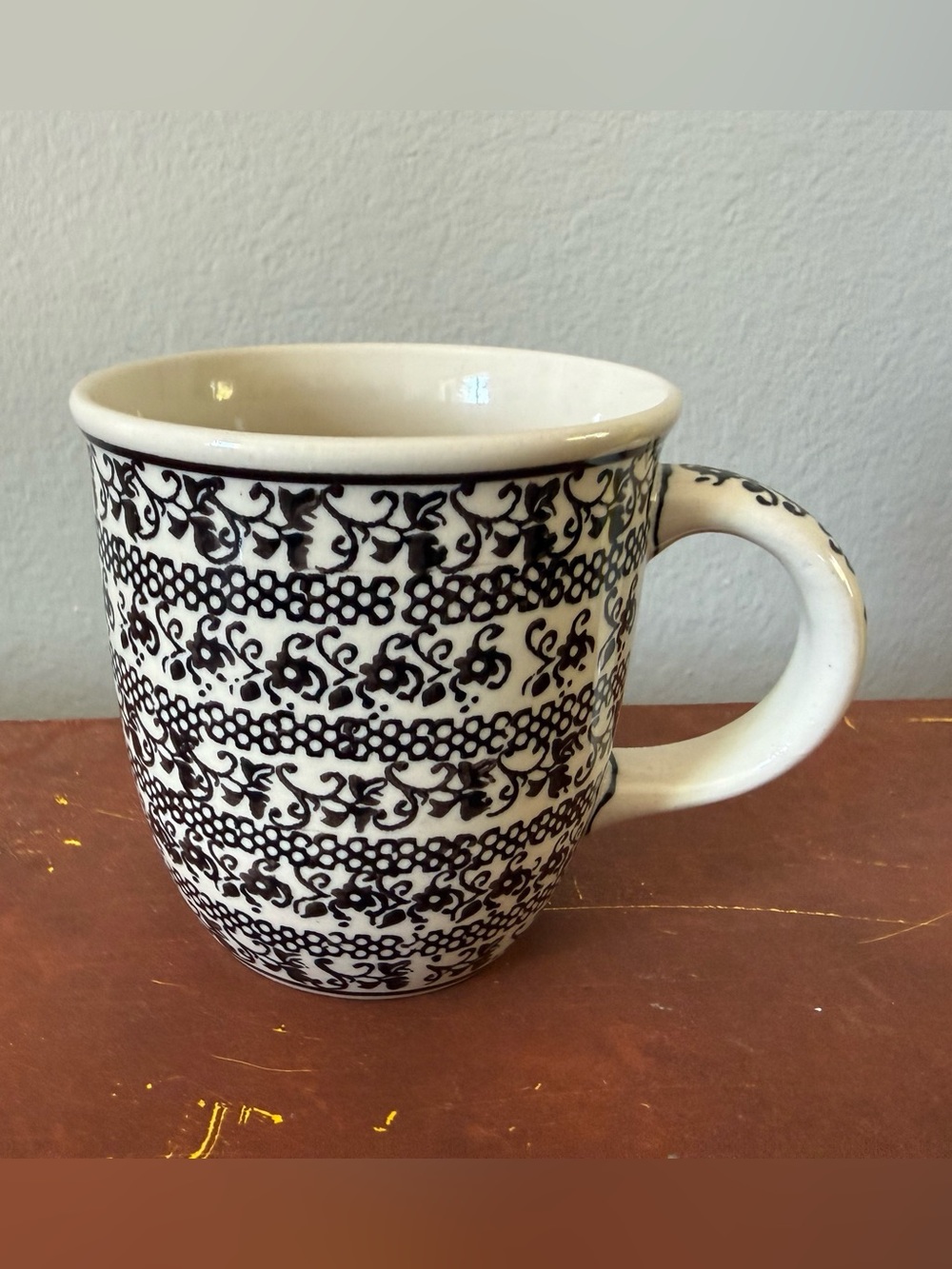 Boleslawiec Stoneware Hand
Made Polish Pottery 'Black Lace'
12oz. Mug